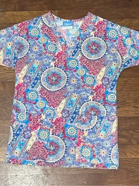 Crest V-Neck Printed Top in Blue, Pink & Gold Accents